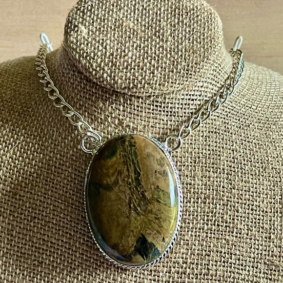 Brown Dendritic Jasper Pendant Necklace - Picture 13 of 14
